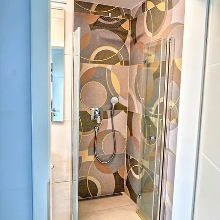 Adithya - Luxury Private In * Тутлинген